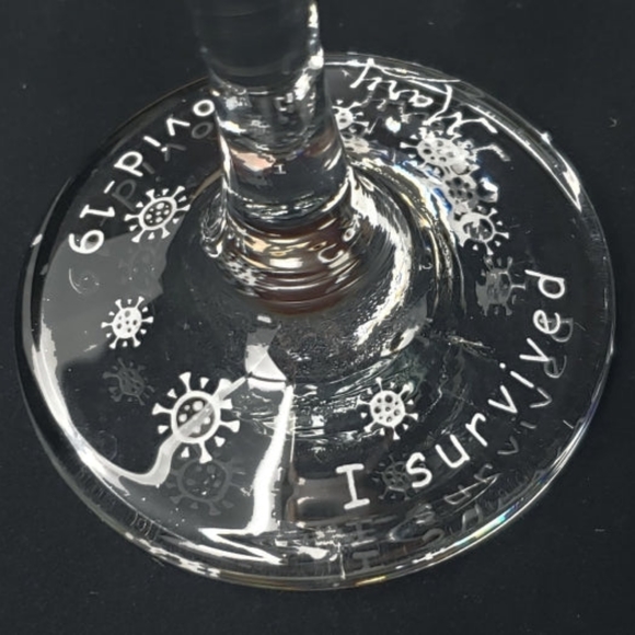 MARY DANKO WILLIAMS CUSTOM MARTINI GLASS QUARANTINE TIME I SURVIVED COVID-19 - Picture 3 of 8